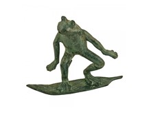 Fontene i bronse surfende frosk